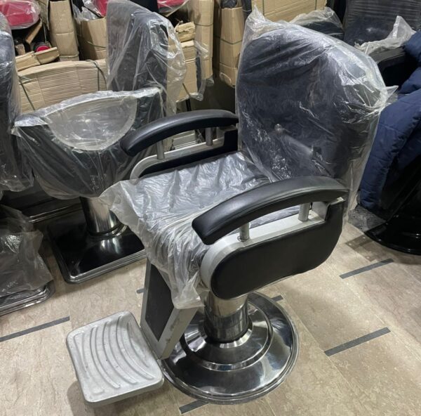 The Pro-Series Hydraulic Barber Chair